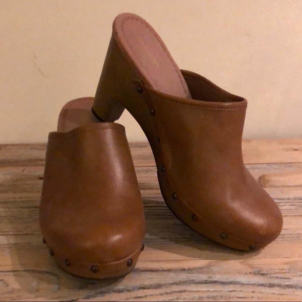 Clogs